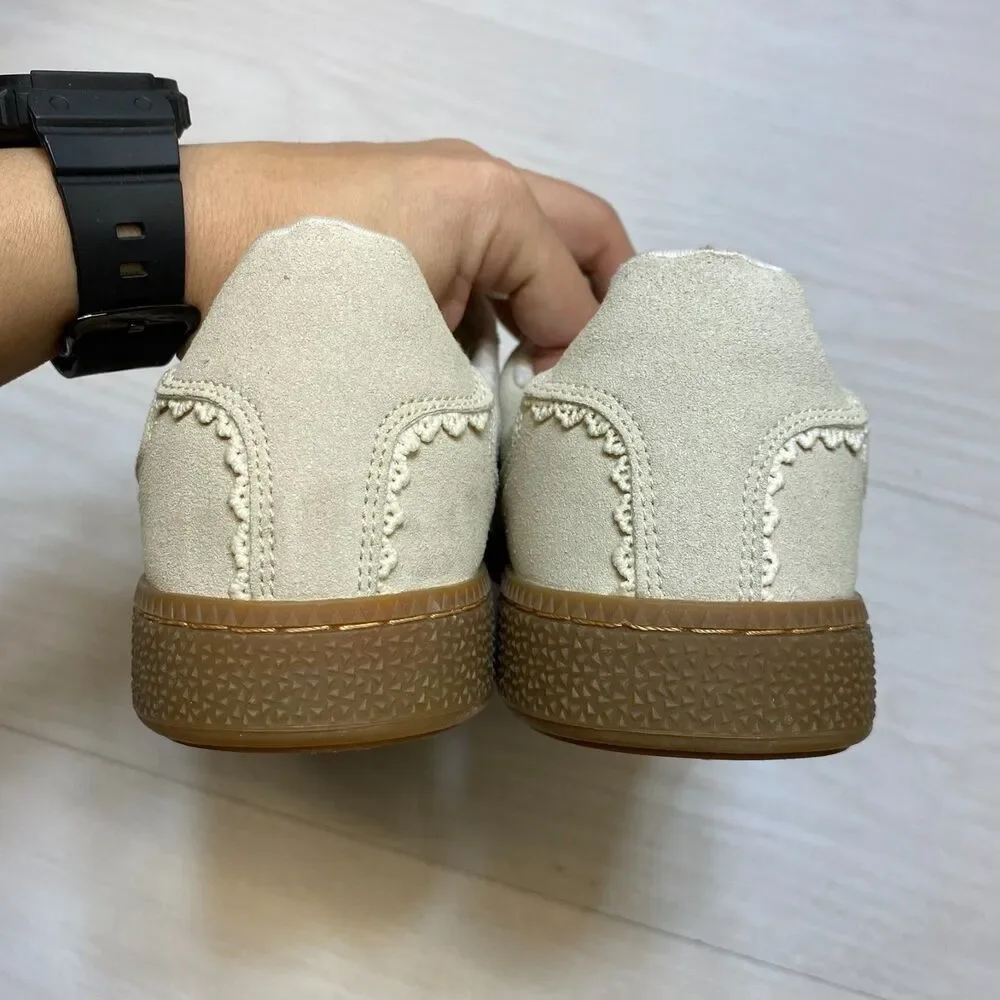 Cushionaire Belinda Sneakers Women's Size 11 White Lace Detail Casual Low Top‎
